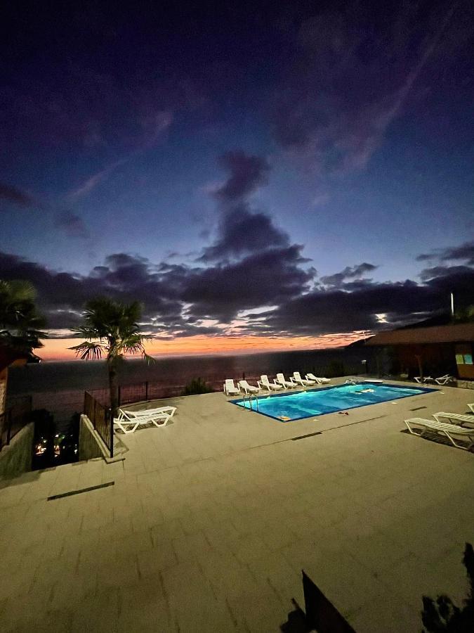 Astan Hotel ガグラ エクステリア 写真