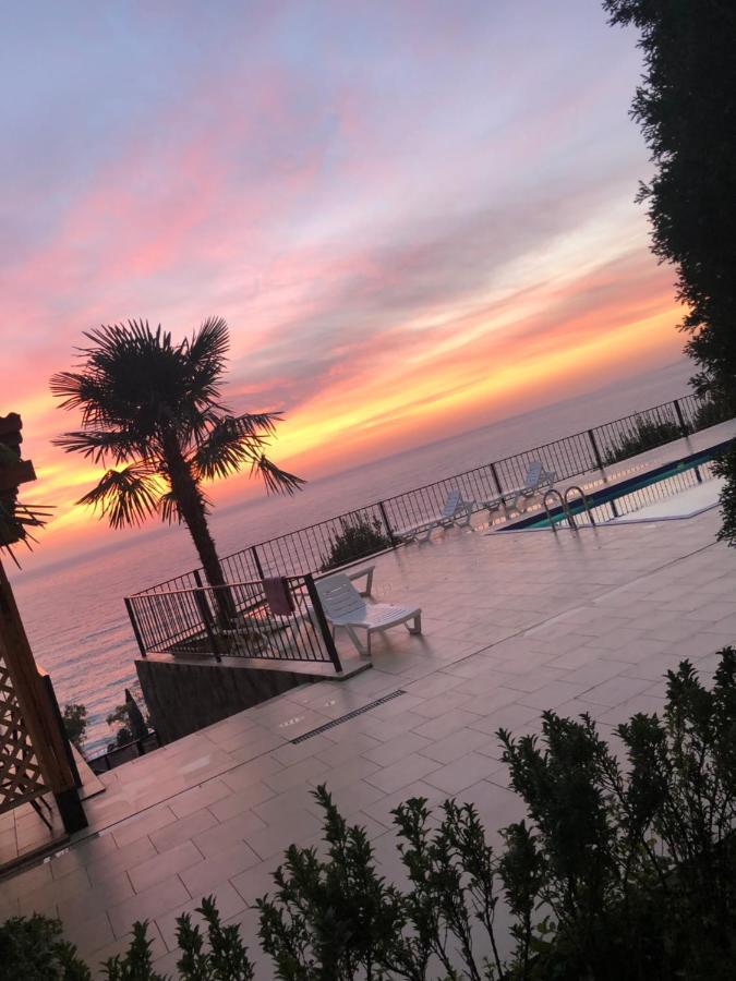 Astan Hotel ガグラ エクステリア 写真
